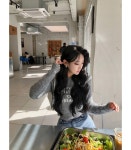 에스나인 잘록 레터링 니트