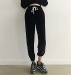 꾸블랑컴퍼니 | 여자 벨로아 벨벳 밴딩 배기 핏 트레이닝 조거 팬츠 여자 벨로아 벨벳 밴딩 배기 핏 트레이닝 조거 팬츠 - 브리치