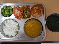 안천2리 경로당(공터) | 급식 사진<급식실<학교소식<안천초중고등학교 안천초중고등학교