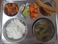 안천2리 경로당(공터) | 급식 사진<급식실<학교소식<안천초중고등학교 안천초중고등학교