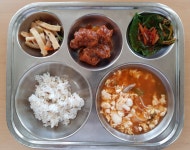 격포초등학교집단급식소 | 급식 앨범<식생활관<알림마당<격포초등학교 격포초등학교
