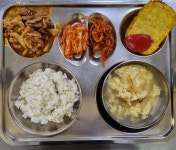 안천2리 경로당(공터) | 급식 사진<급식실<학교소식<안천초중고등학교 안천초중고등학교