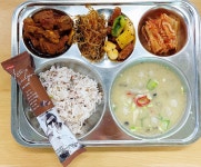 덕암고등학교집단급식소 | 급식사진<식생활관<열린마당<덕암고등학교 덕암고등학교
