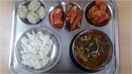 안천2리 경로당(공터) | 급식 사진<급식실<학교소식<안천초중고등학교 안천초중고등학교