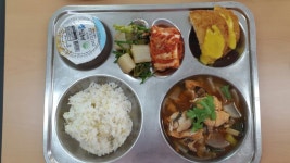 동국대학교사범대학부속 금산중학교 집단급식소 | 급식앨범<급식실<알림마당<동국대학교사범대학부속금산중학교 동국대학교사범대학부속금산중학교