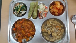 동국대학교사범대학부속 금산중학교 집단급식소 | 급식앨범<급식실<알림마당<동국대학교사범대학부속금산중학교 동국대학교사범대학부속금산중학교