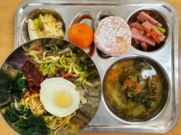 동국대학교사범대학부속 금산중학교 집단급식소 | 급식앨범<급식실<알림마당<동국대학교사범대학부속금산중학교 동국대학교사범대학부속금산중학교