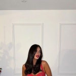 Lauren Bakewell | A very red xmas 💋💋 | Instagram Instagram의 Lauren Bakewell님 : "A very red xmas 💋💋"