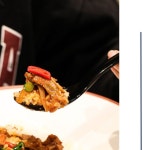 컬리너리스퀘어 T1점(지하1층)_리틀싱카이 | 컬리너리스퀘어 | #리틀싱카이 _고기 반근 중화 덮밥 고슬고슬한 밥 위에 매콤하고 진한 불 맛을 입은 고기가 듬뿍~🔥 무려 고기가 반근이나...