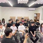 모여 현역 프로듀서의작업 과정과 아티스트의 생태계를 공부하는 시간 이었습니다!고등학교를 졸업해 대학과 사회에 나갈 친구들에게유익한...