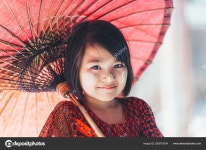 Portrait of a local little g — Stock Editorial Photo © oneinchpunch #283872054 BAGAN, MYANMAR. 28TH FEBRUARY 2019. Portrait of...