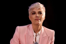 Selma Blair reveals why she used to bite celebrities, from Kate Moss to Sienna Miller | The Independent Selma Blair says why she...