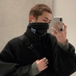 루킹포유(LOOKING4U) 스페이스 캐릭터 로고 기모 넥워머 블랙 | GVG 스토어. 전 세계직배송.