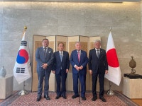 尹컴퓨터프라자 | 尹徳敏駐日韓国大使、森元首相と菅前首相を午餐に招待 상세보기|公館長の活動 | 駐日本国大韓民国大使館 駐日本国大韓民国大使館