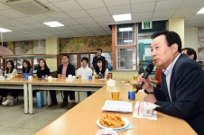 목포시청직원후생회 | 박홍률 목포시장 시청산하 8급이하 직원과 소통을 위한 번개팅(2017,8,8,구내식당) - 열린시장실 박홍률 목포시장 시청산하 8급이하 직원과...