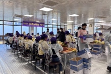 신안제일인테리어.목포프랑카드 | 옥암동주민자치위원회, 신안군 암태면에서 김장 봉사 펼쳐 - 목포시 옥암동주민자치위원회, 신안군 암태면에서 김장 봉사 펼쳐