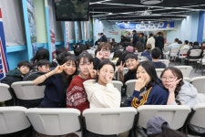 이아이이고려대학교국제어학원영어교육프로그램철원학원 | 철원군 장학회, 국내 영어캠프 찾아 학생과 소통 | 뉴스로