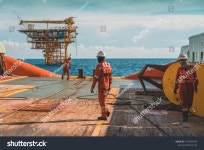 오일필드성북지점 | 오일 필드에서 Rig 이동 작업 중 스톡 사진 1734559559 | Shutterstock