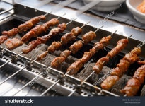 영빈양고기꼬치 | 양고기 꼬치를 구우고 있다 스톡 사진 2216708231 | Shutterstock