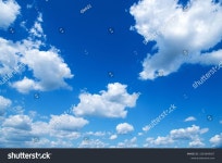 하얀 구름이 있는 파란 하늘. 스톡 사진 2291649057 | Shutterstock