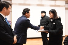 완주시어클럽삼례로스터리카페 | 완주군 이미지갤러리 > 주민행정 > 지역행사 > 봉동로타리클럽 송년의 밤 행사(읽기)