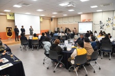 몽키리코에프엔비완주봉동지점 | 완주군 이미지갤러리 > 주민행정 > 사회복지 > 봉동읍 교육공감토크(읽기)