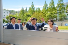 한화솔루션(주)티디아이 | 한화솔루션(주) 행복한 나눔냉장고 후원금 및 윙바디 전달식 - 열린시장실 한화솔루션(주) 행복한 나눔냉장고 후원금 및 윙바디 전달식