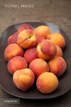Close up of peaches on plate - 당신의 크리에이티브 파트너, 이미지사이트 윤익이미지 YOONIQ Images RF #104334749