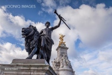 Victoria Memorial, The Mall, London, England, United Kingdom, EuropeVictoria Memorial, The Mall, London, England, United Kingdom, Europe...
