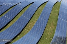 Solar farm, detail of photovoltaic power plant, Alpes-de-Haute-Provence, France, Europe - 당신의 크리에이티브 파트너...