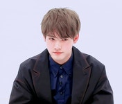 더쿠 - 6월 개봉영화 <사랑하고 사랑받고 차고 차이고>의 배우 아카소 에이지.JPGIF