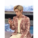 컴백 라이브에서 팬들한테 프로포즈한 가수 데미안