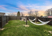 Lux 4br 3ba, hot tub, stargazing, HUGE gameroom, 10 min to S...