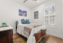 Teacup Cottage in the Heart of Historic Summerville 후기, 예약 및...