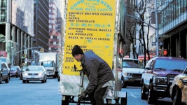 카트 끄는 남자 | 왓챠