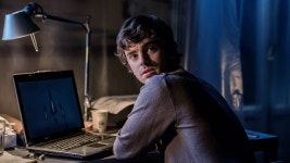 아스트리드 베흐제 프리스베 관련 콘텐츠를 보고싶다면? 지금, 왓챠!