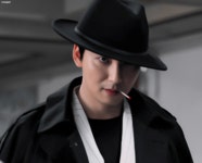 더쿠 - 이때 ㄹㅇ 홍콩배우 느낌 나지 않냐??