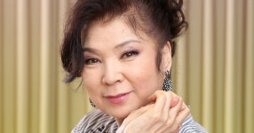歌手・八代亜紀さん死去 73歳 難病で闘病 「舟唄」「雨の慕情」 | 毎日新聞