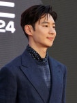 배우 이제훈이 청룡영화상 MC 소감을 밝혔다 | 위키트리 배우 이제훈이 청룡영화상 MC 소감을 밝혔다