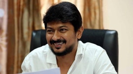 Mysskin은 배우를 아기처럼 대합니다: Udhayanidhi Stalin HD 월페이퍼 | Pxfuel