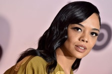 Tessa Thompson On Outrageous Make, 테사 톰슨 미학 HD 월페이퍼 | Pxfuel