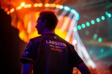 에밀 라르손 - 나무위키 에밀 라르손