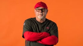 브루스 애리언스 - 나무위키 브루스 애리언스