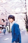 山﨑 賢人 ◡̈⃝︎⋆︎*에 있는 Yu Jin님의 핀 | 배우, 남자 패션, 사람