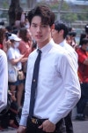 Pin page Pin by Janet 알라우이간 (주) on Winmetawin | Actors, Beau...