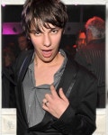 Pin by ✎₰크래커• on Devon Bostick | Devon bostick, Devon, Cute ...