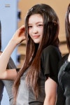 Pin by 👗✨ on 다니엘 ダニエル🦓 | Pretty people, Girl, Fashion outfit...
