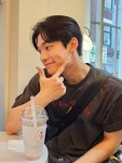 홀리몰리쏘오오뷰티풀😇 #밥이사 #한입단이_밥이사의_흔적이될게요 #영화개봉_1주년… in 2024 | Woo,...