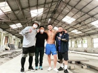 의상/분장 팀 (feat. 마석도 자켓) 3. 스턴트 팀 4. 배우 팀 w/감독님 지금 상영중!” | 배우,...