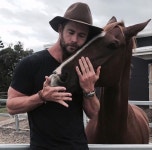 Chris Hemsworth and a Horse ❤❤ | 배우